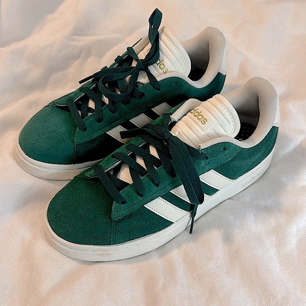adidas Grand Court Green and White Women's Sneakers Vguc
